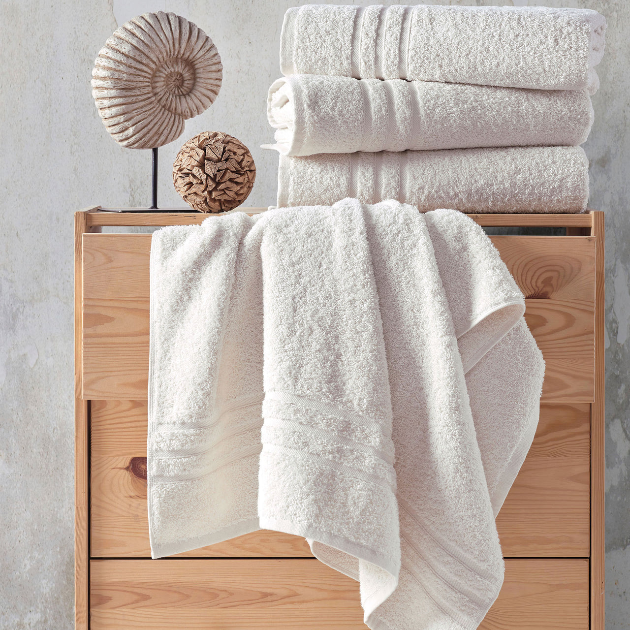 Classic Oasis Collection Bath Towels