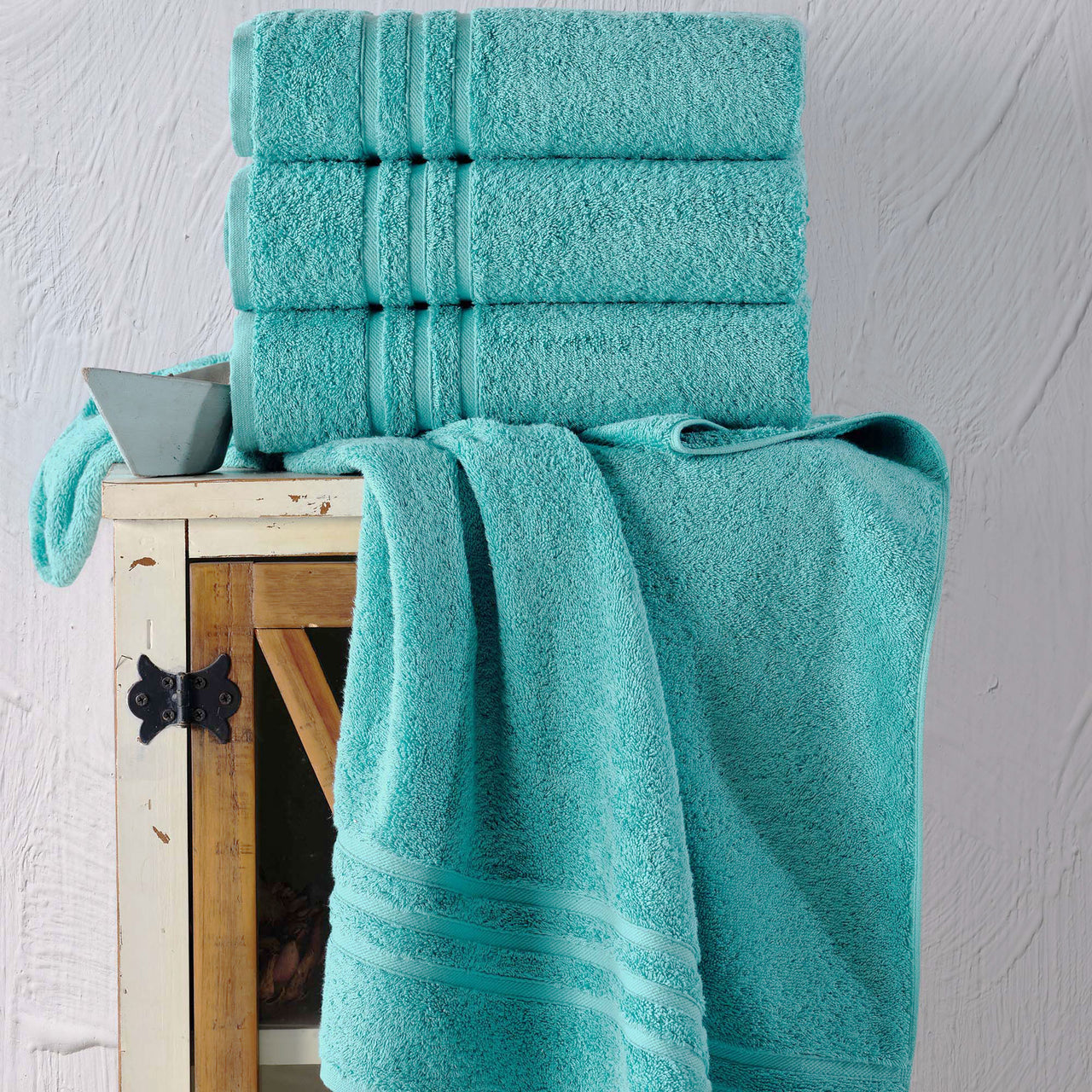 Classic Oasis Collection Bath Towels