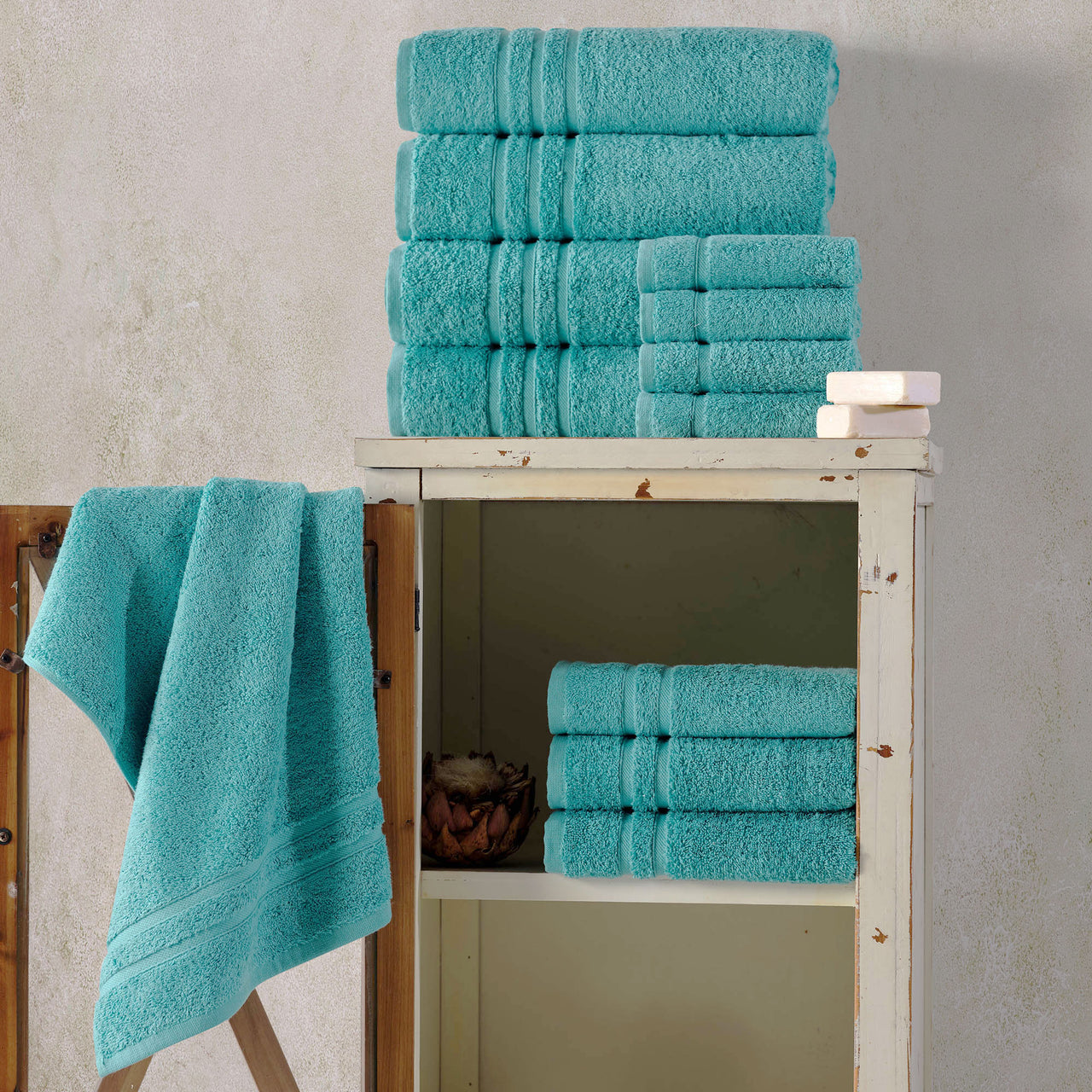 Classic Oasis Collection Bath Towels