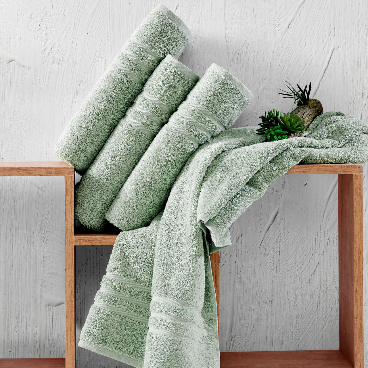 Classic Oasis Collection Bath Towels